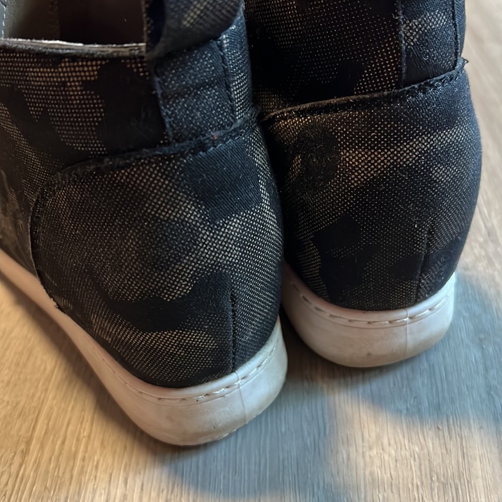 Bamboo Camo Wedge Sneakers - Picture 6 of 7